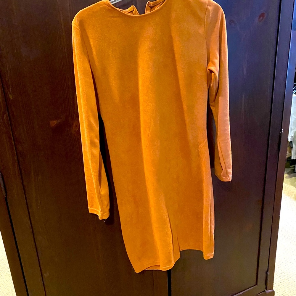 Simple shift dress with hidden zipper